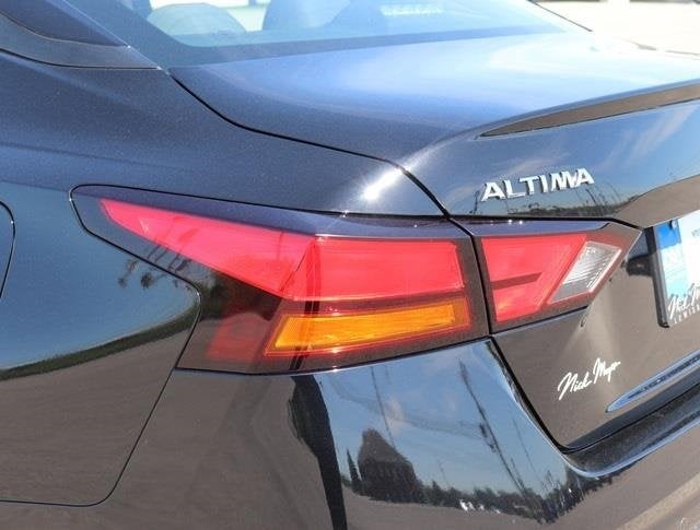 2022 Nissan Altima Base